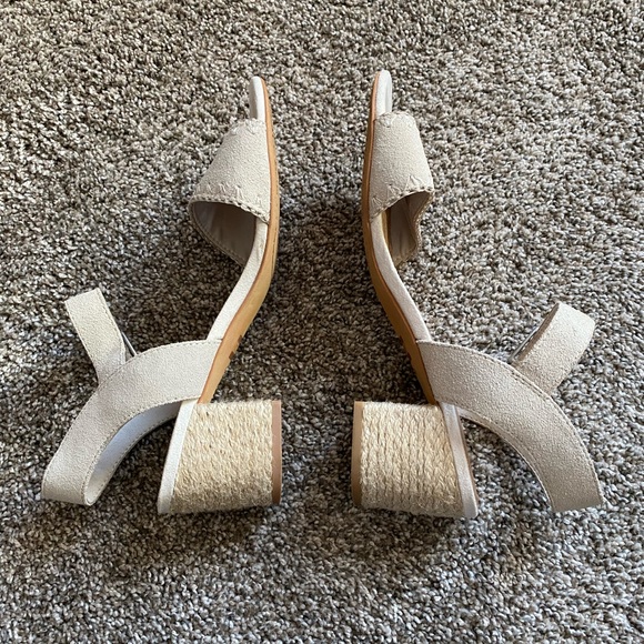 Toms Cream Sandals - Picture 6 of 7